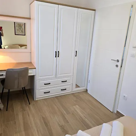 Apartment Dado